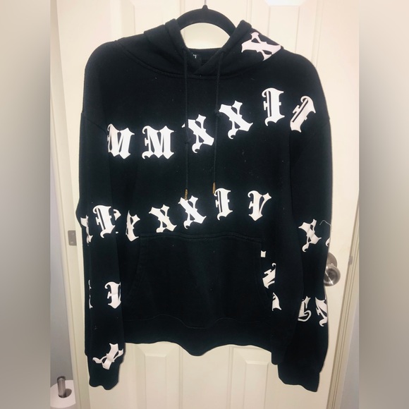 Forever 21 Black Hoodie with White Lettering - Picture 4 of 11